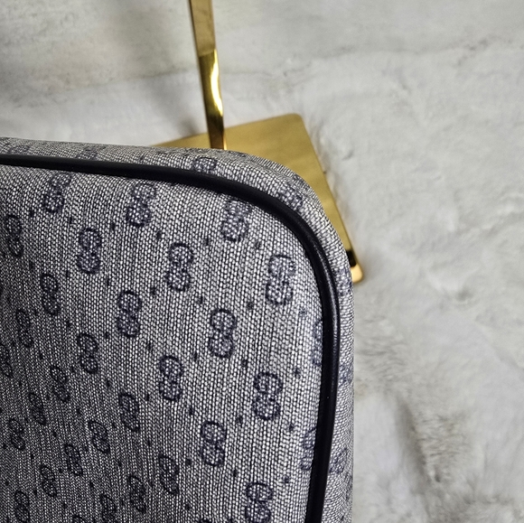 Gucci Cosmetic Case - Picture 6 of 10